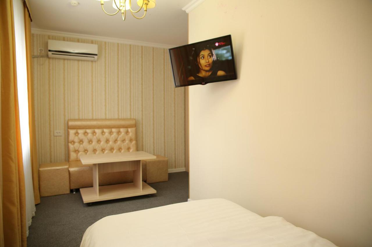 Sweet Home Hotel Atyraū Екстериор снимка