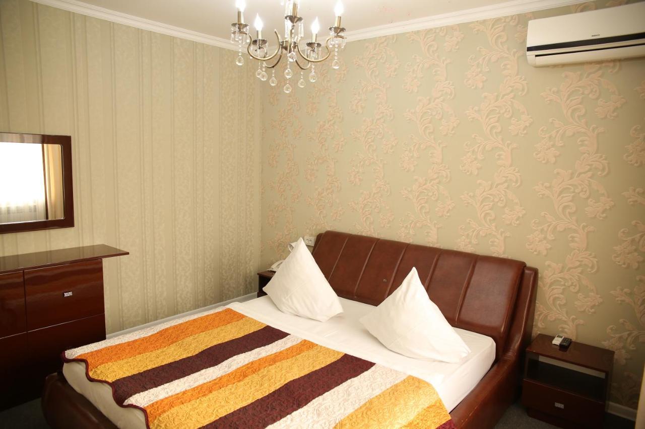 Sweet Home Hotel Atyraū Екстериор снимка