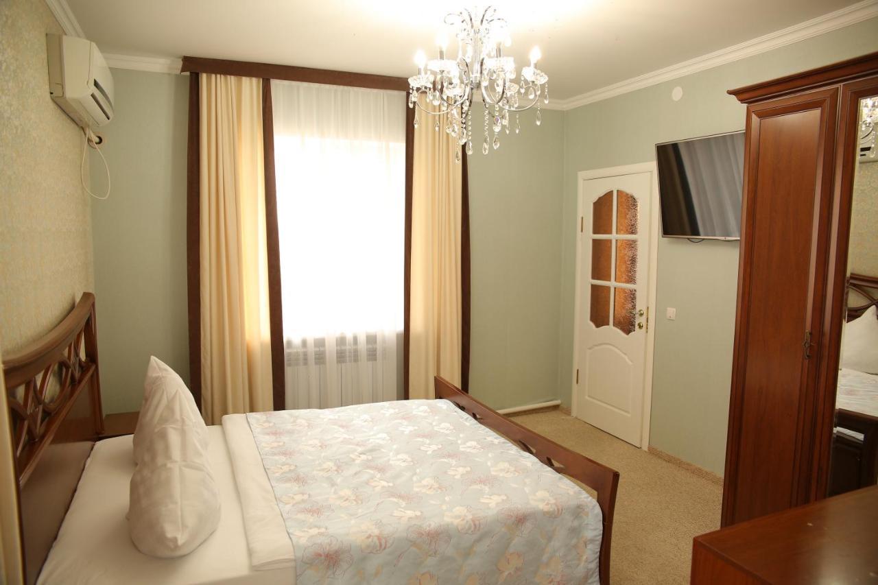 Sweet Home Hotel Atyraū Екстериор снимка