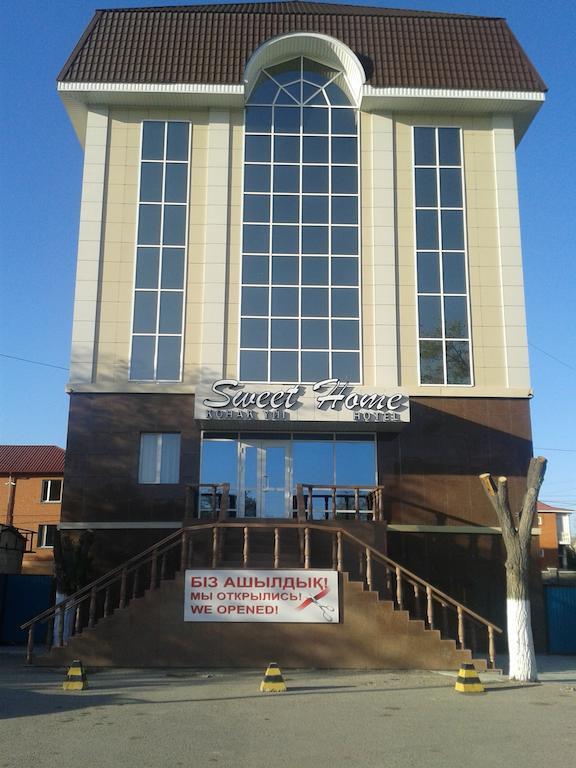 Sweet Home Hotel Atyraū Екстериор снимка